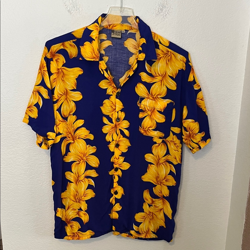 In Gear Navy and Gold Floral Shirt 46Wx29L XL GREAT CONDITION